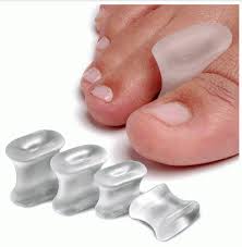 Foot Dermatology, Dermatological, Silicone toe separator, toe separator, toe separators, toe separator in silicone, toe separator for hammer toes, between toe corn, interdigital corn pad, corn between toes, corn between toe, hammer toe, hammertoe pad, hammer toe pad, hammertoe, Hammertoe corn, Hammer toe corn